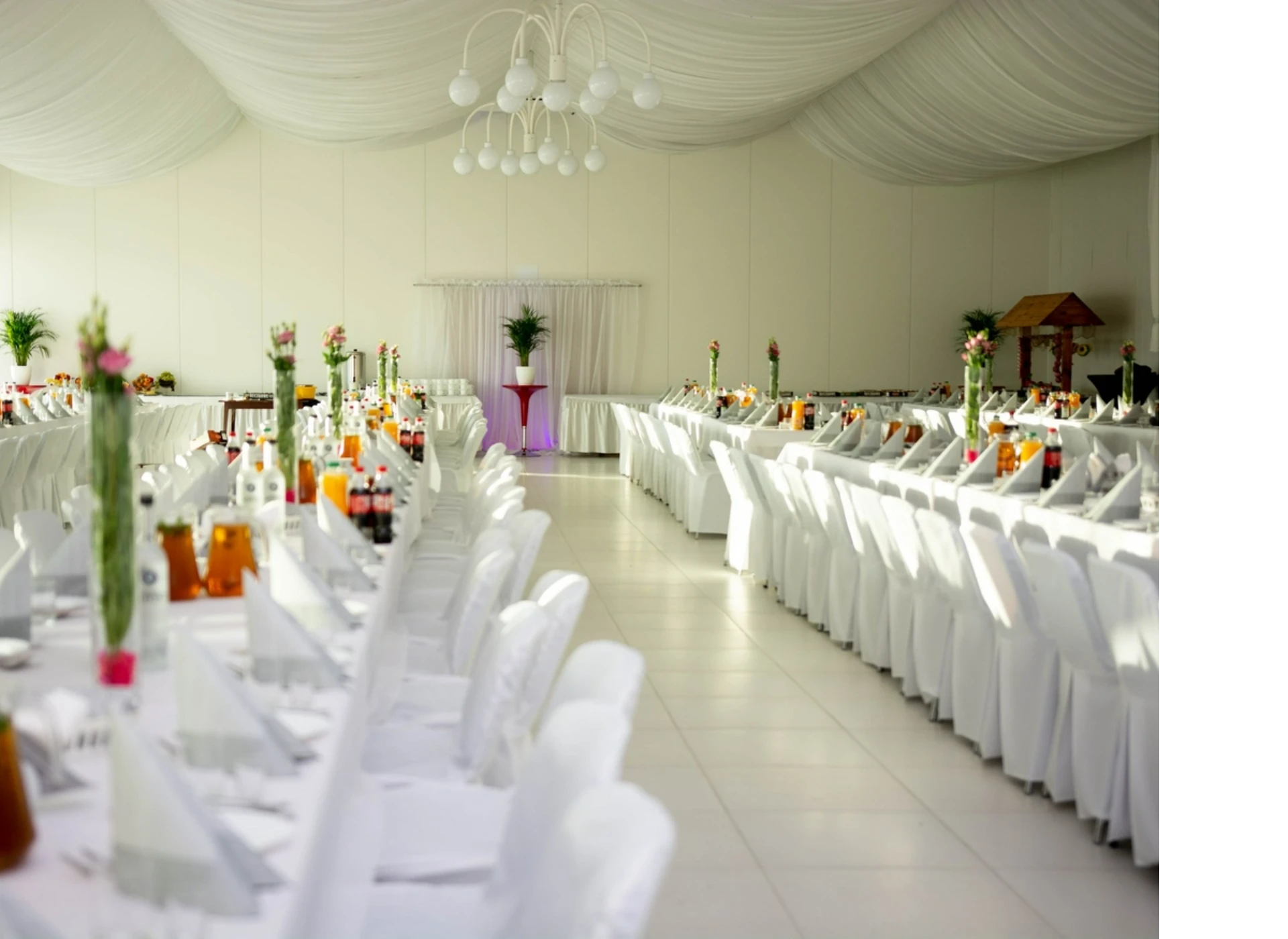 sala weselna stoły